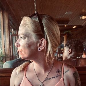 Meet your Posher, Melissa